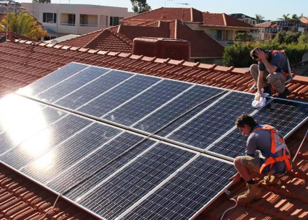 Pv panelleri için 400W düz çatı montaj sistemi Güneş Pv montajı Ev Güneş enerjisi sistemi