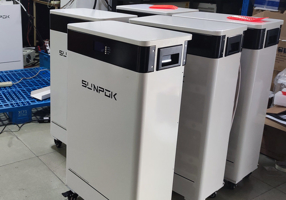 Hibrit Şebeke dışı Güneş Enerjisi Çatı Monokristalin Silikon 3KW 5kw 30kw Güneş Sistemi